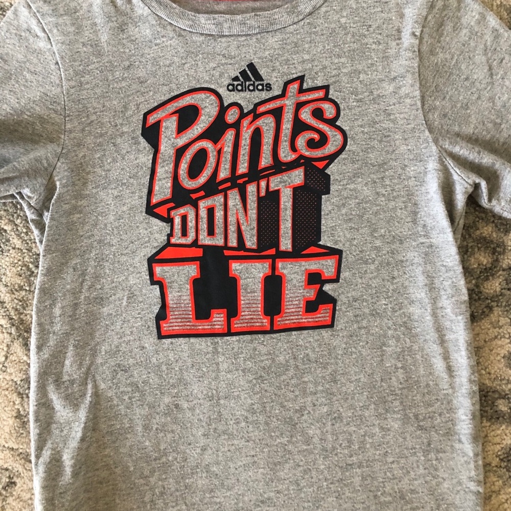 Adidas size 6 Boys T-shirt